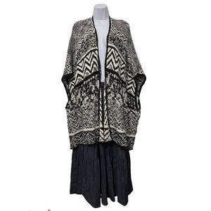 Abercrombie Cardigan Sweater Black White Acrylic Wool Vest Shawl Aztec Womens